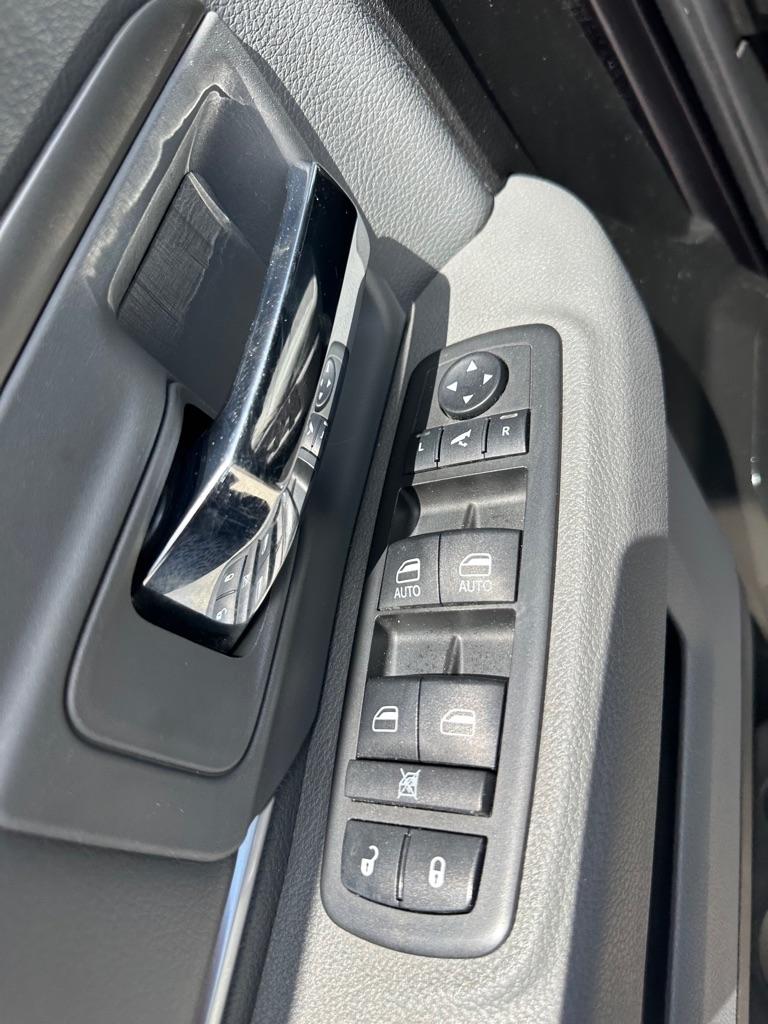 RAM 1500 Classic Tradesman Crew Cab SWB 2WD 2019