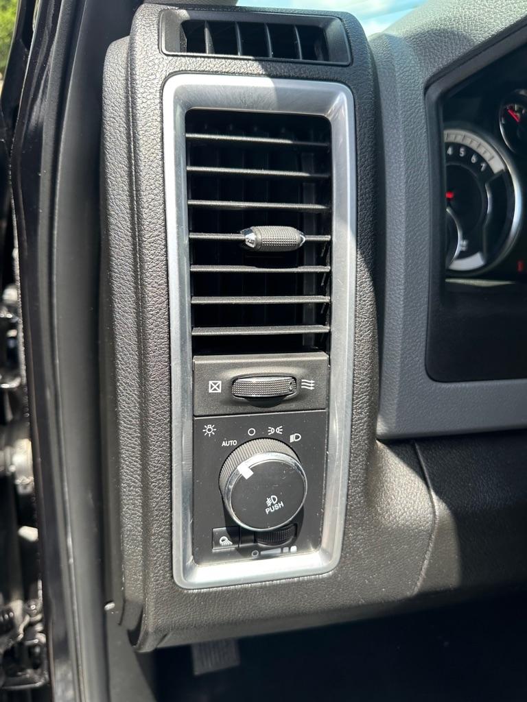 RAM 1500 Classic Tradesman Crew Cab SWB 2WD 2019