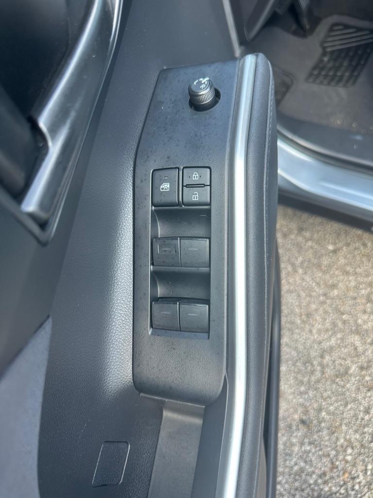 Toyota Highlander LE FWD V6 2020