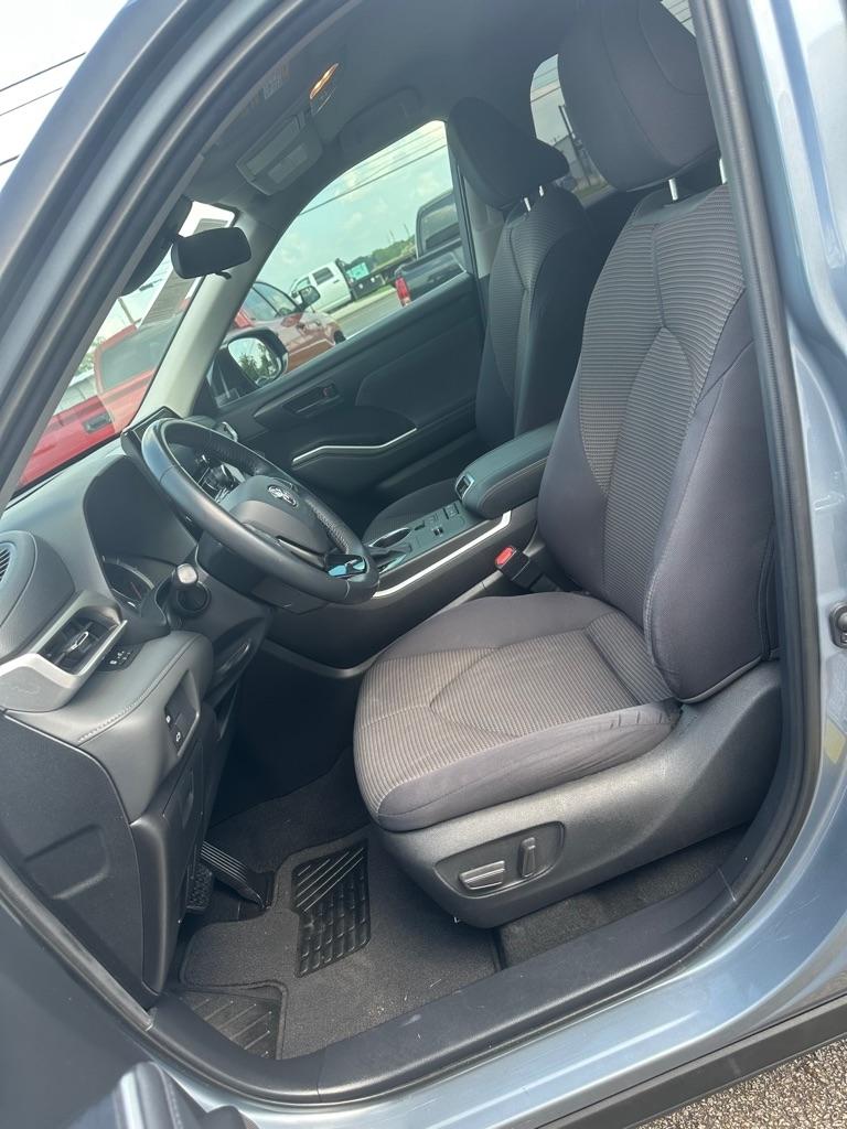 Toyota Highlander LE FWD V6 2020