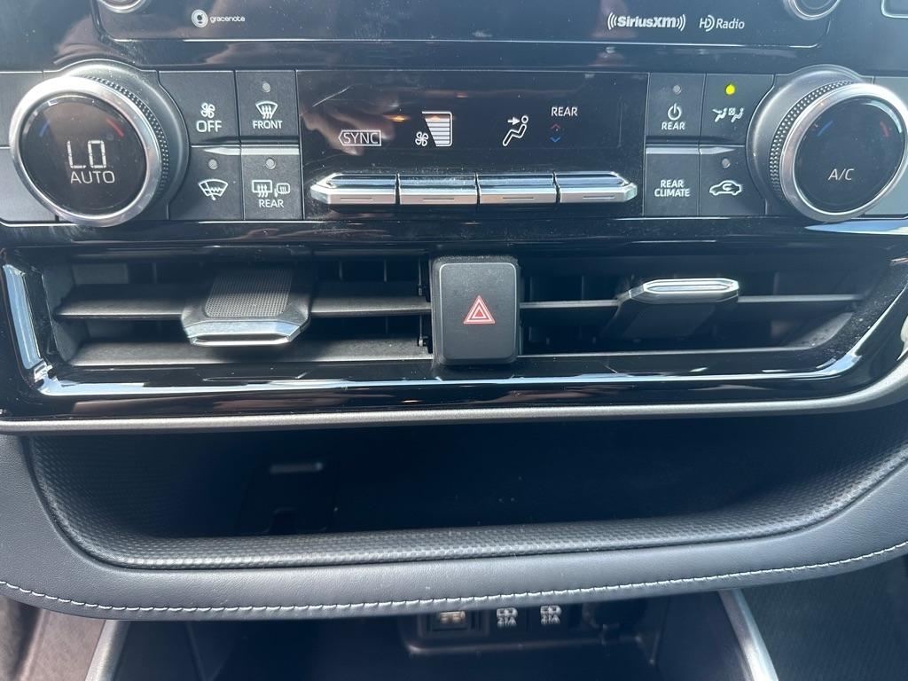 Toyota Highlander LE FWD V6 2020