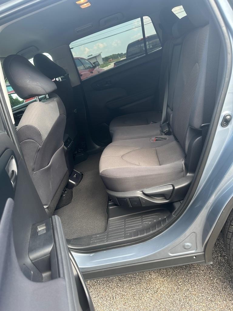 Toyota Highlander LE FWD V6 2020