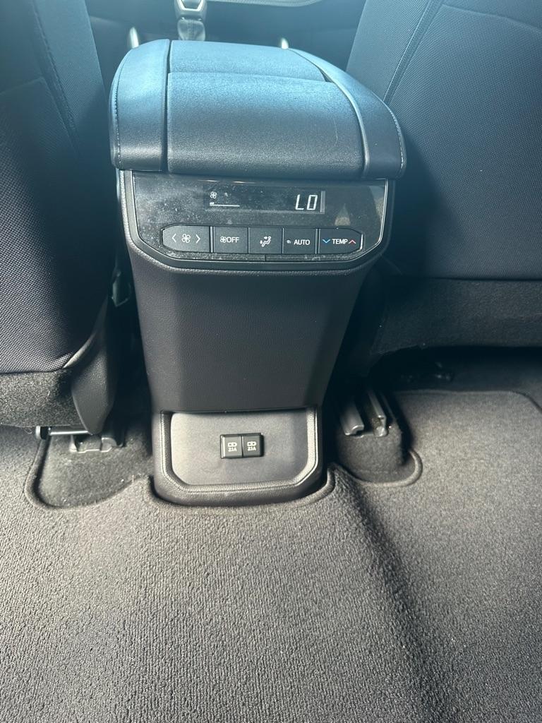 Toyota Highlander LE FWD V6 2020