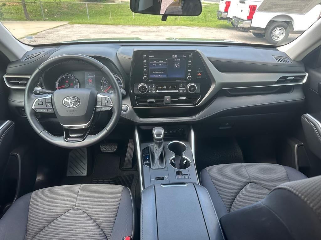 Toyota Highlander LE FWD V6 2020