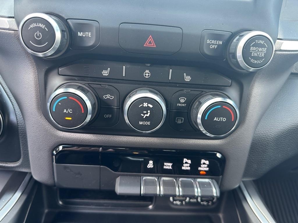 RAM 1500 Big Horn Quad Cab 2WD 2021
