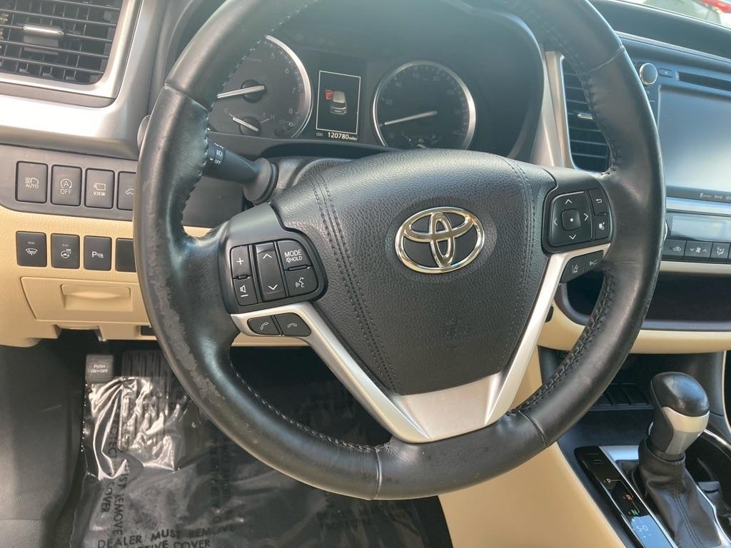 Toyota Highlander Limited FWD V6 2017