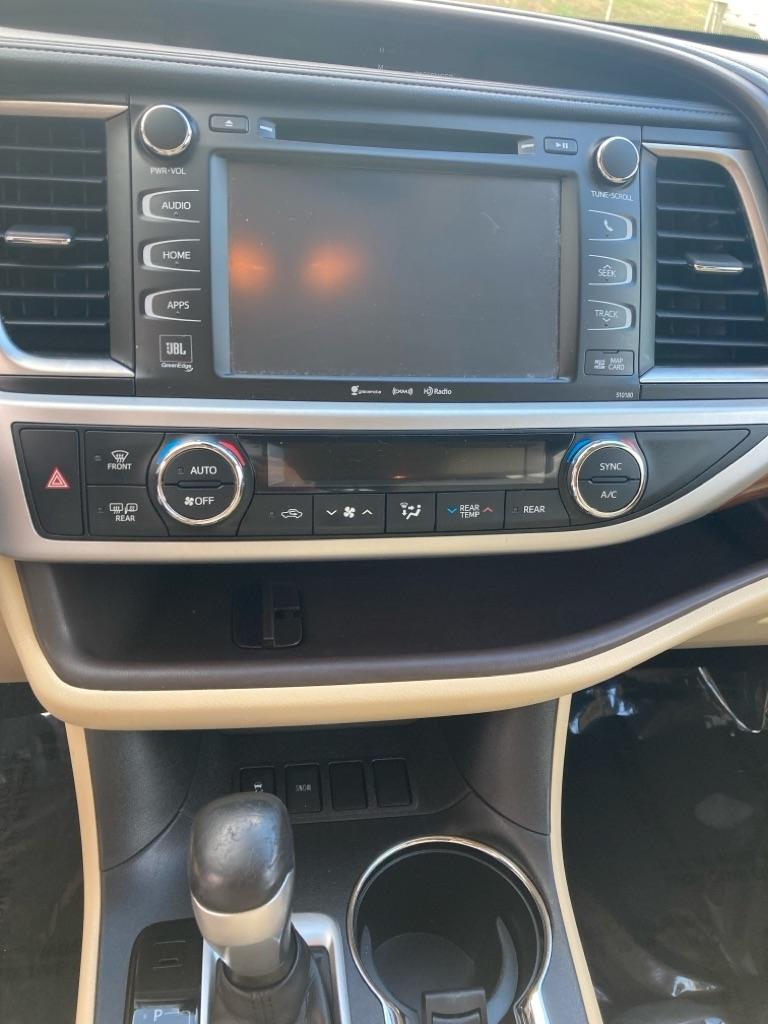 Toyota Highlander Limited FWD V6 2017