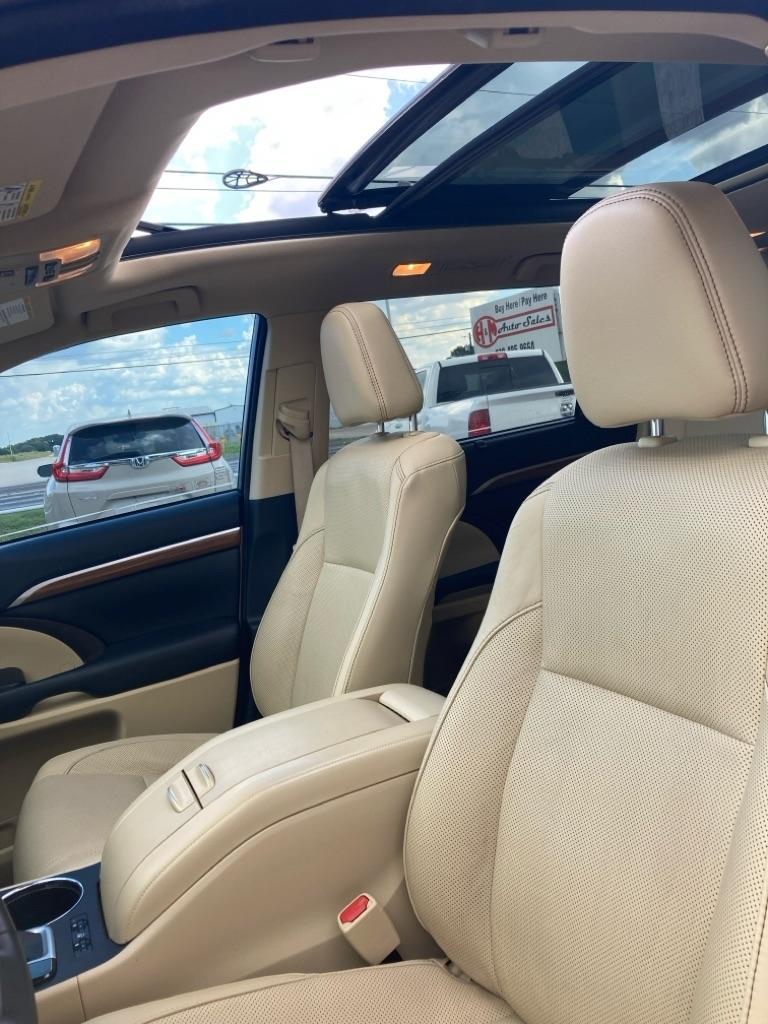 Toyota Highlander Limited FWD V6 2017