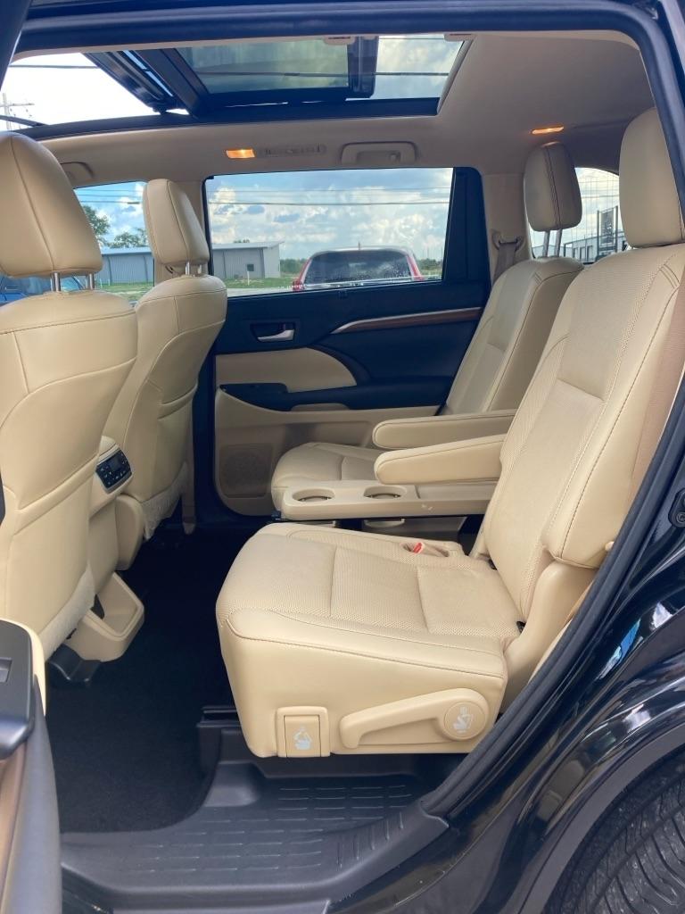 Toyota Highlander Limited FWD V6 2017