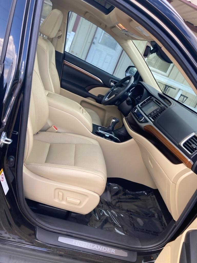 Toyota Highlander Limited FWD V6 2017