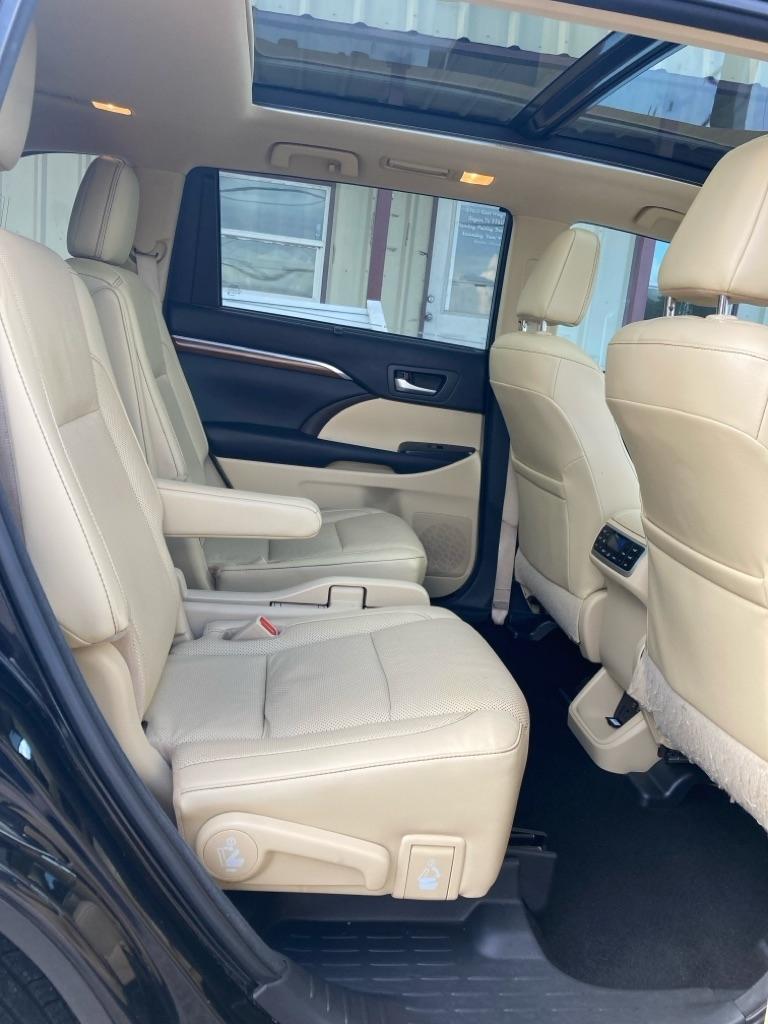 Toyota Highlander Limited FWD V6 2017