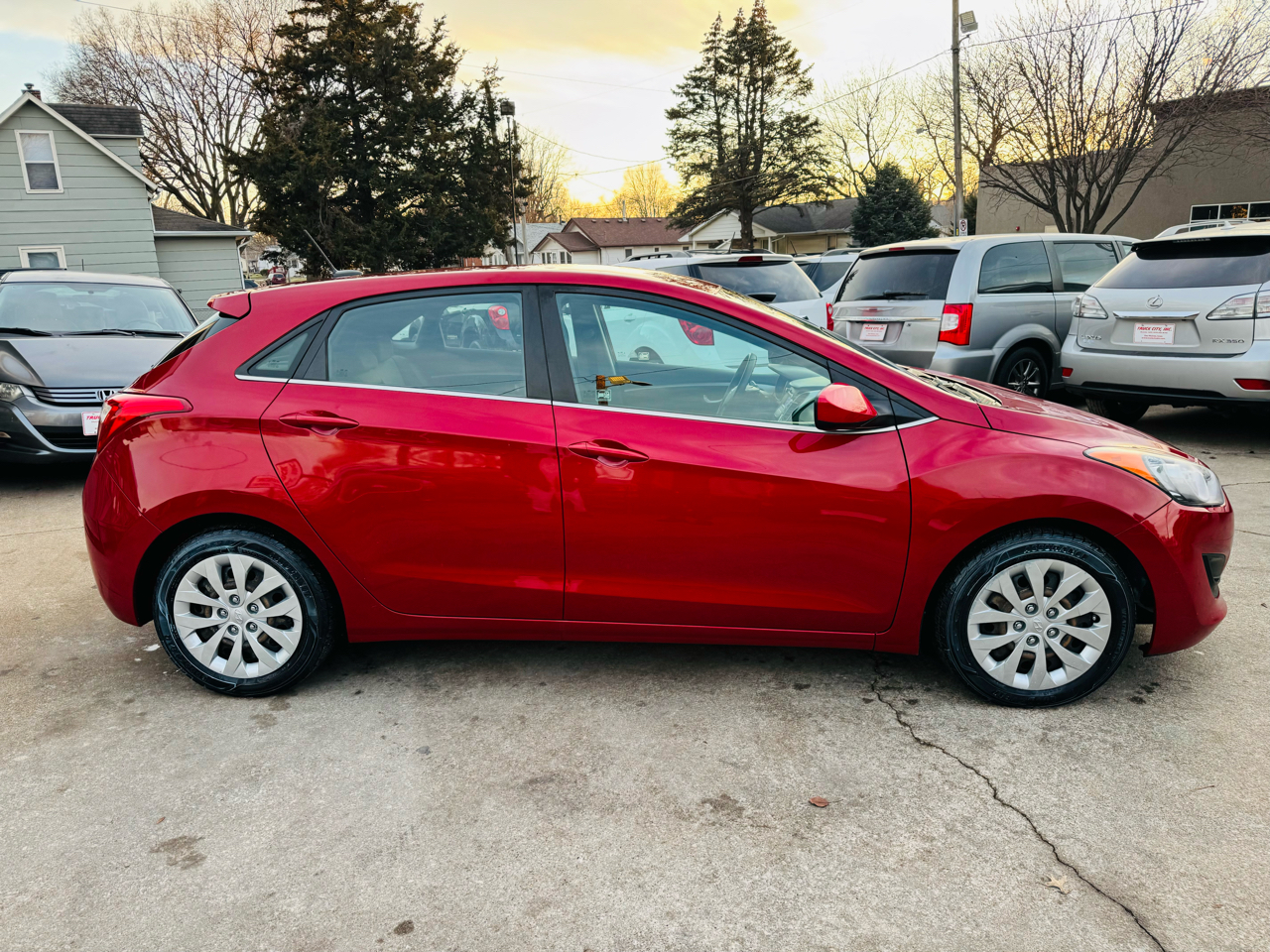 Hyundai Elantra GT A/T 2017