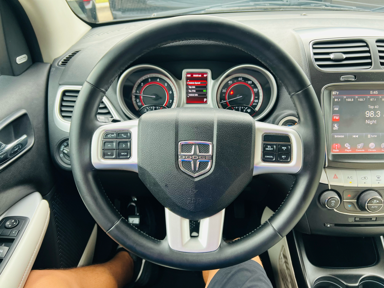 2011 Dodge Journey Lux photo 12