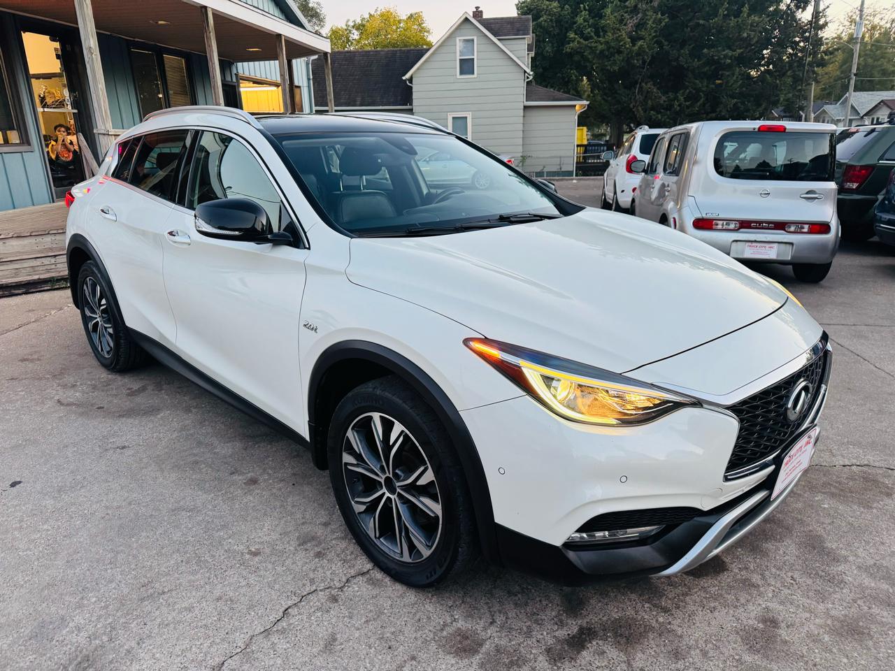 Infiniti QX30 Luxury AWD 2018