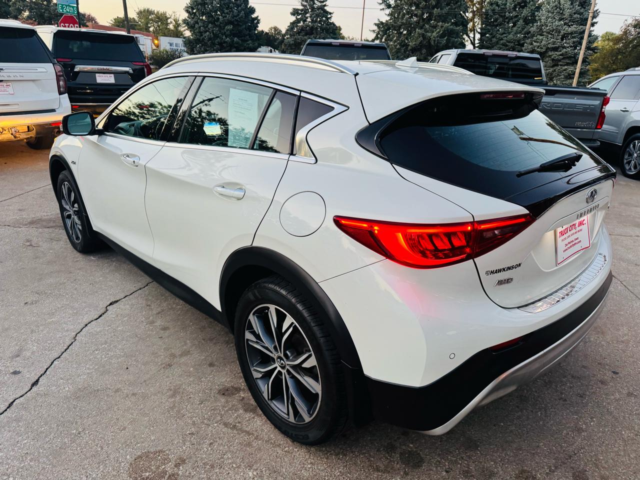Infiniti QX30 Luxury AWD 2018