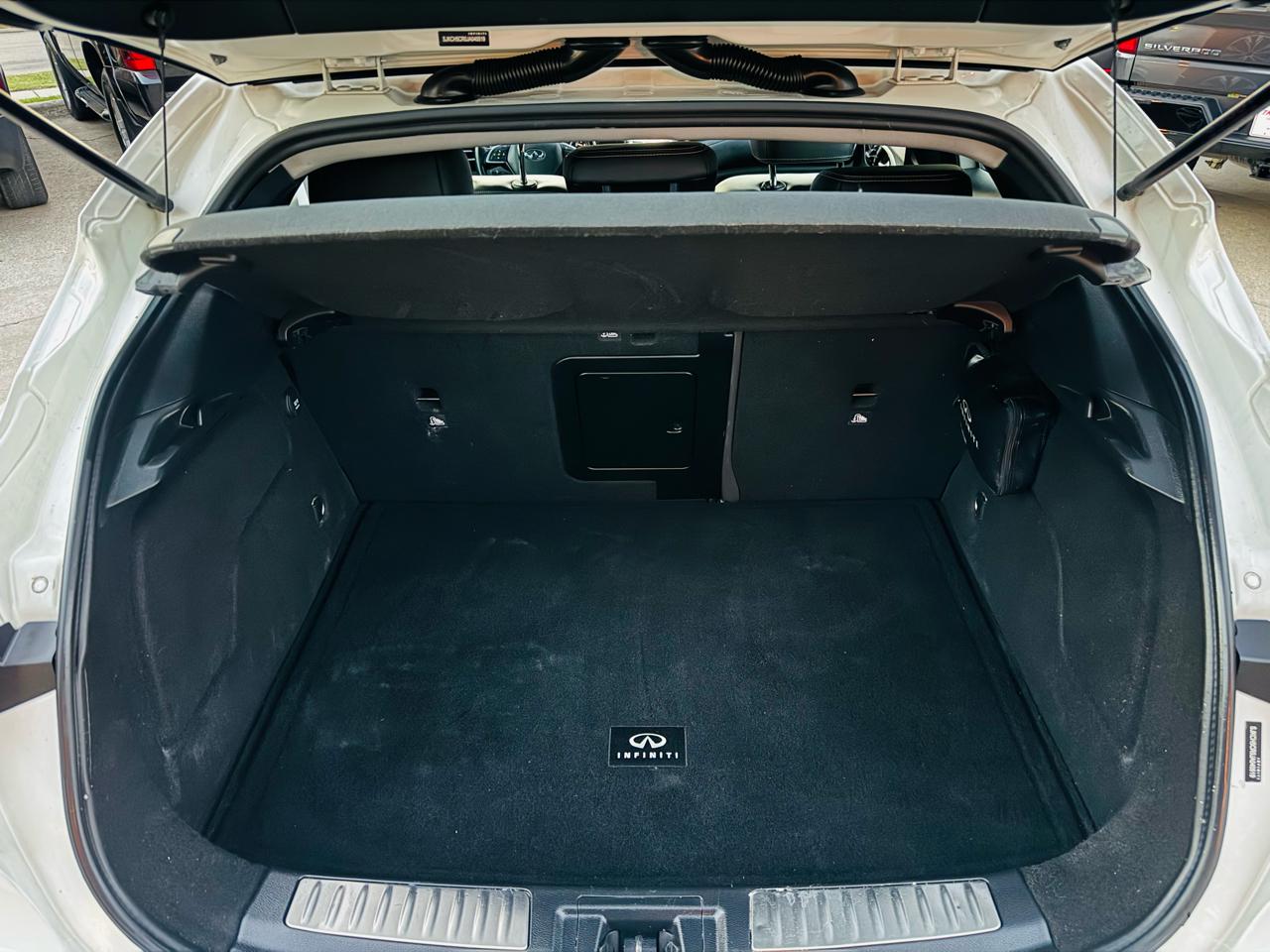 Infiniti QX30 Luxury AWD 2018