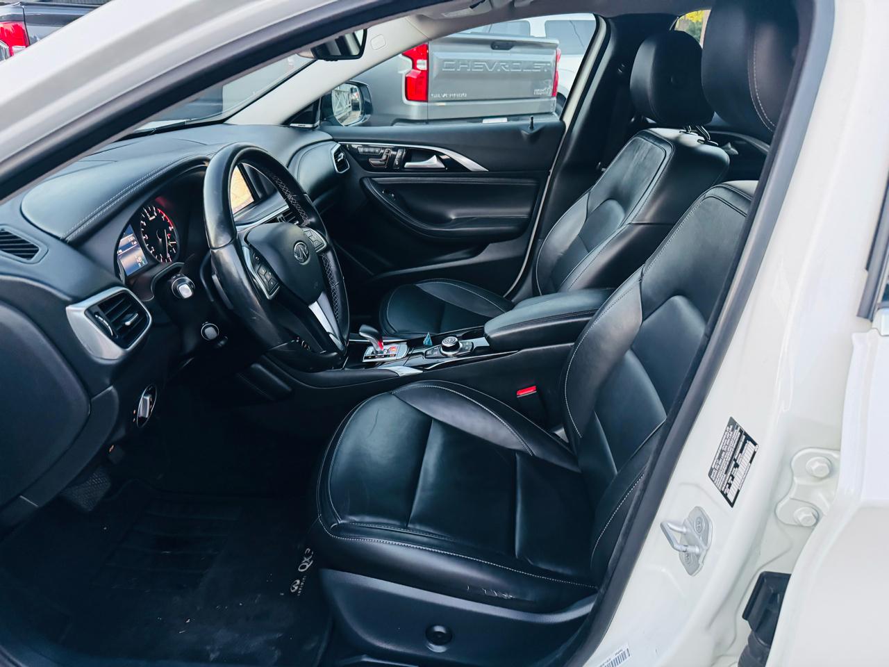 Infiniti QX30 Luxury AWD 2018