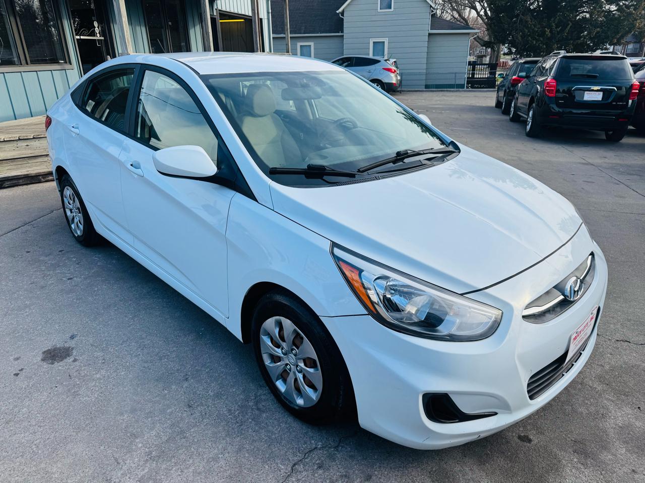 Hyundai Accent SE 4-Door 6A 2017