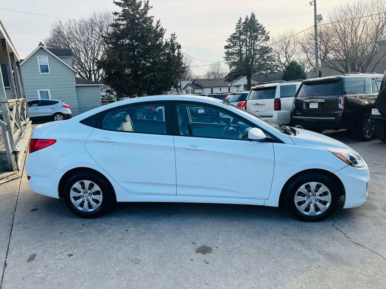 Hyundai Accent SE 4-Door 6A 2017