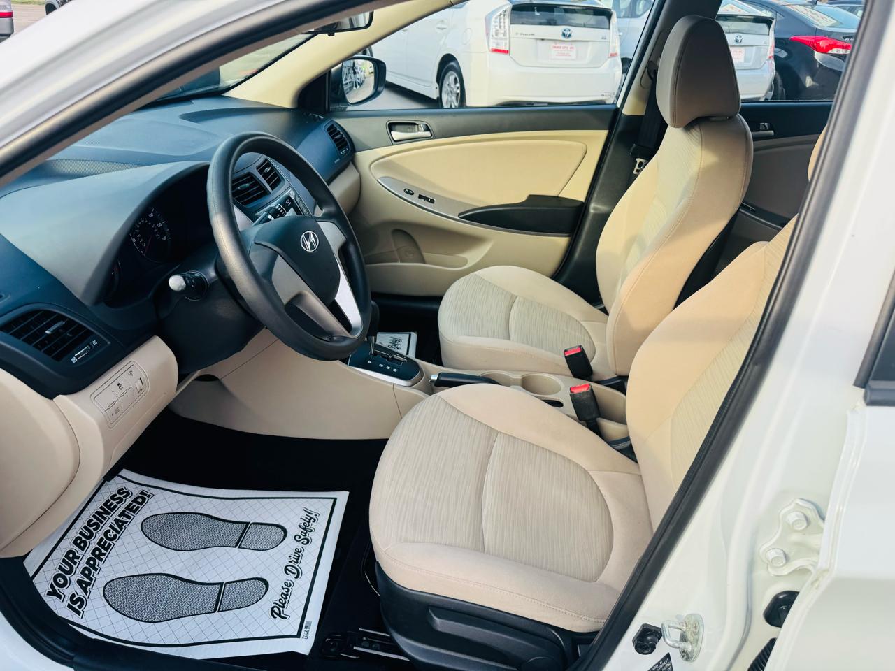 Hyundai Accent SE 4-Door 6A 2017