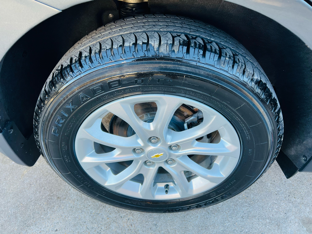 2018 Chevrolet Equinox LS photo 3