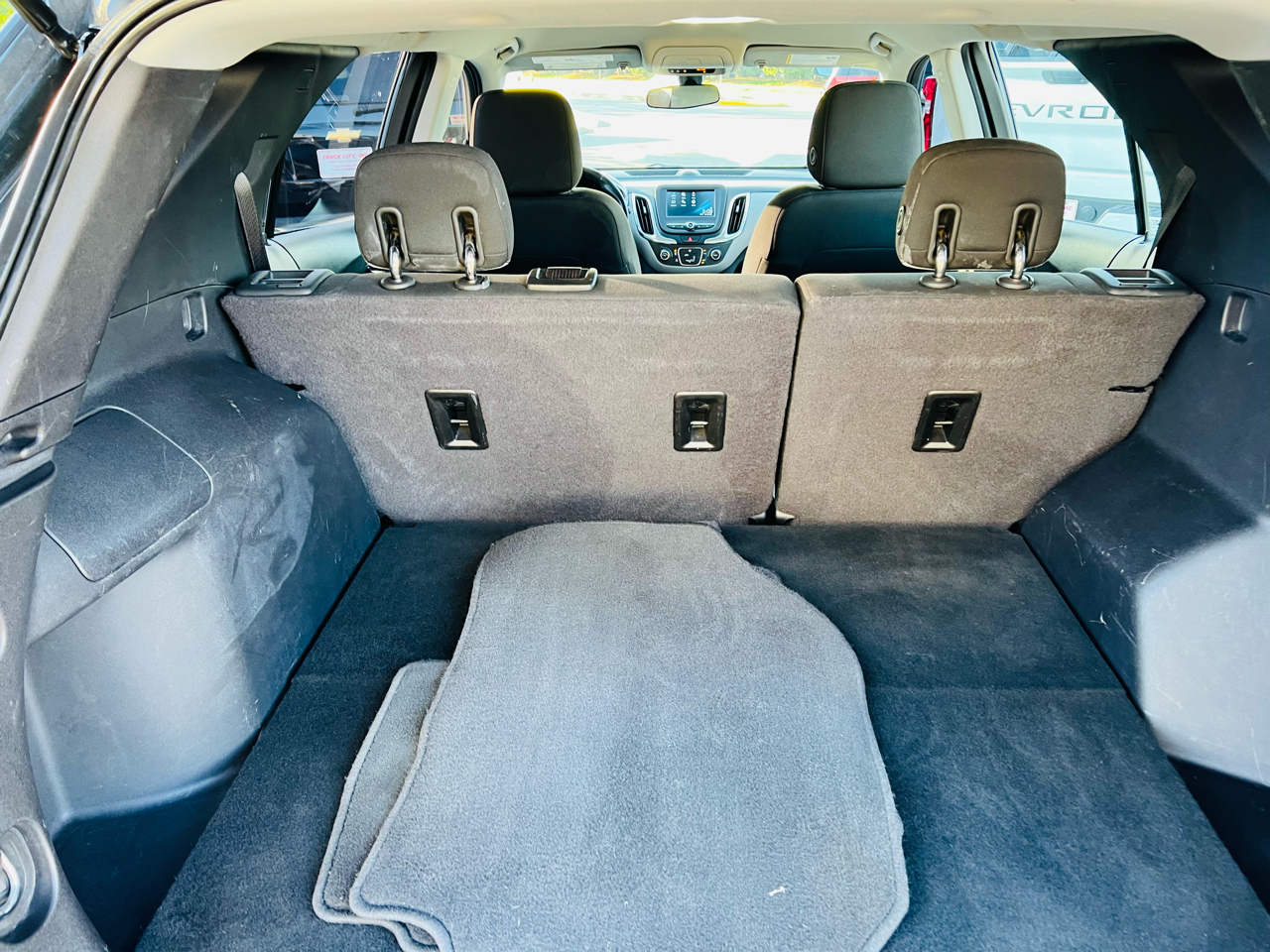 2018 Chevrolet Equinox LS photo 4