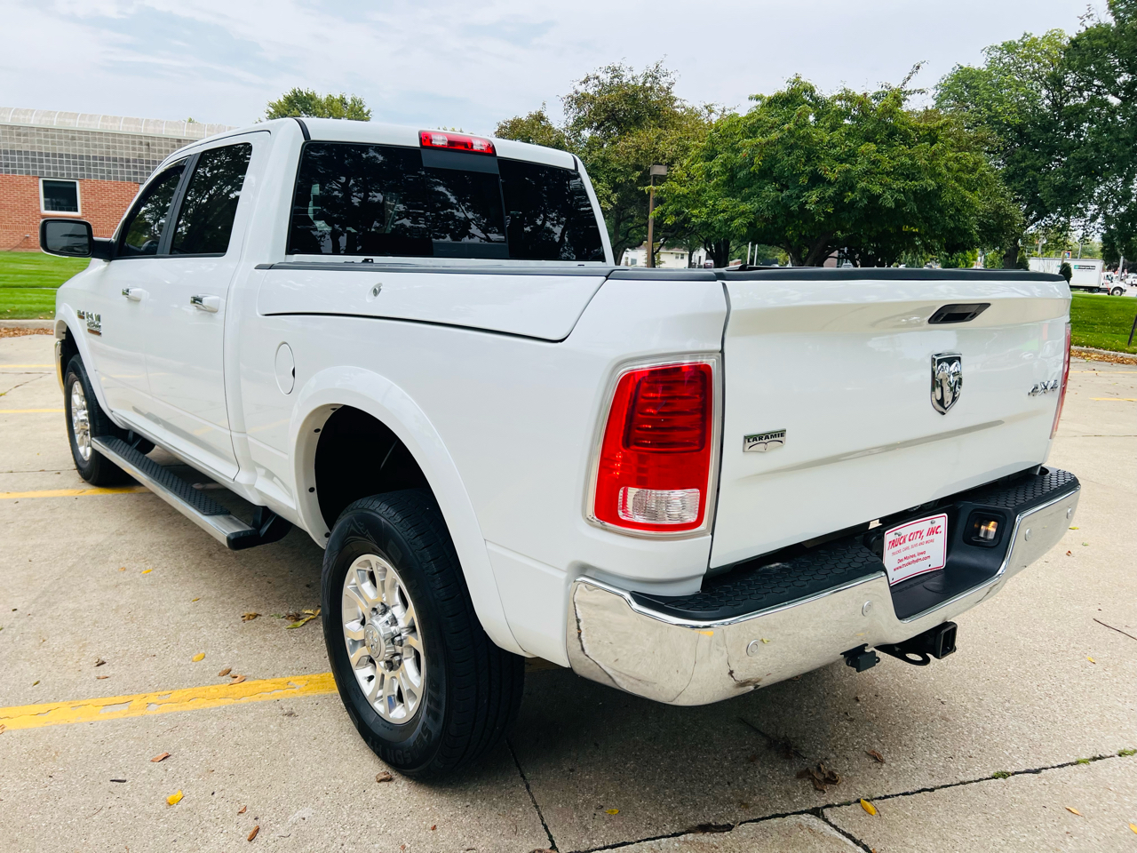 2017 Ram 2500 Laramie photo 3