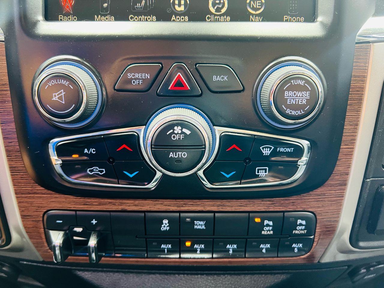 2017 Ram 2500 Laramie photo 14