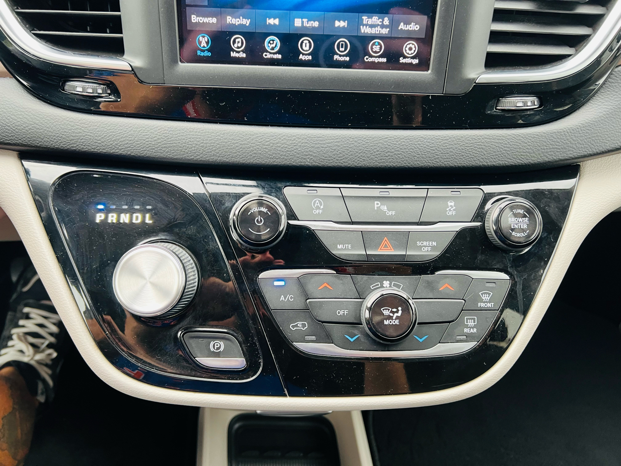 2018 Chrysler Pacifica Touring photo 13