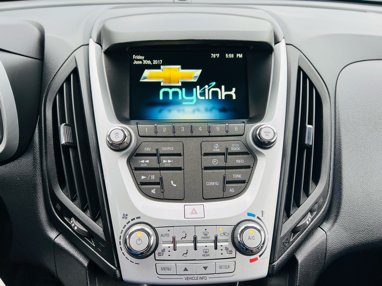 Chevrolet Equinox 1LT AWD 2015 Chevrolet Equinox 1LT AWD 2015