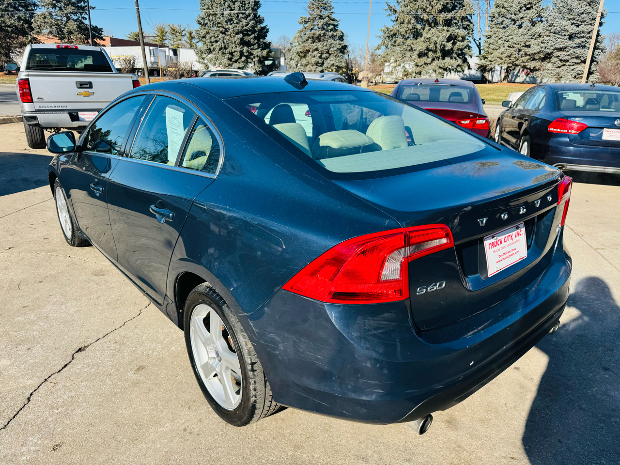 Volvo S60 2015.5 4dr Sdn T5 Premier AWD 2013