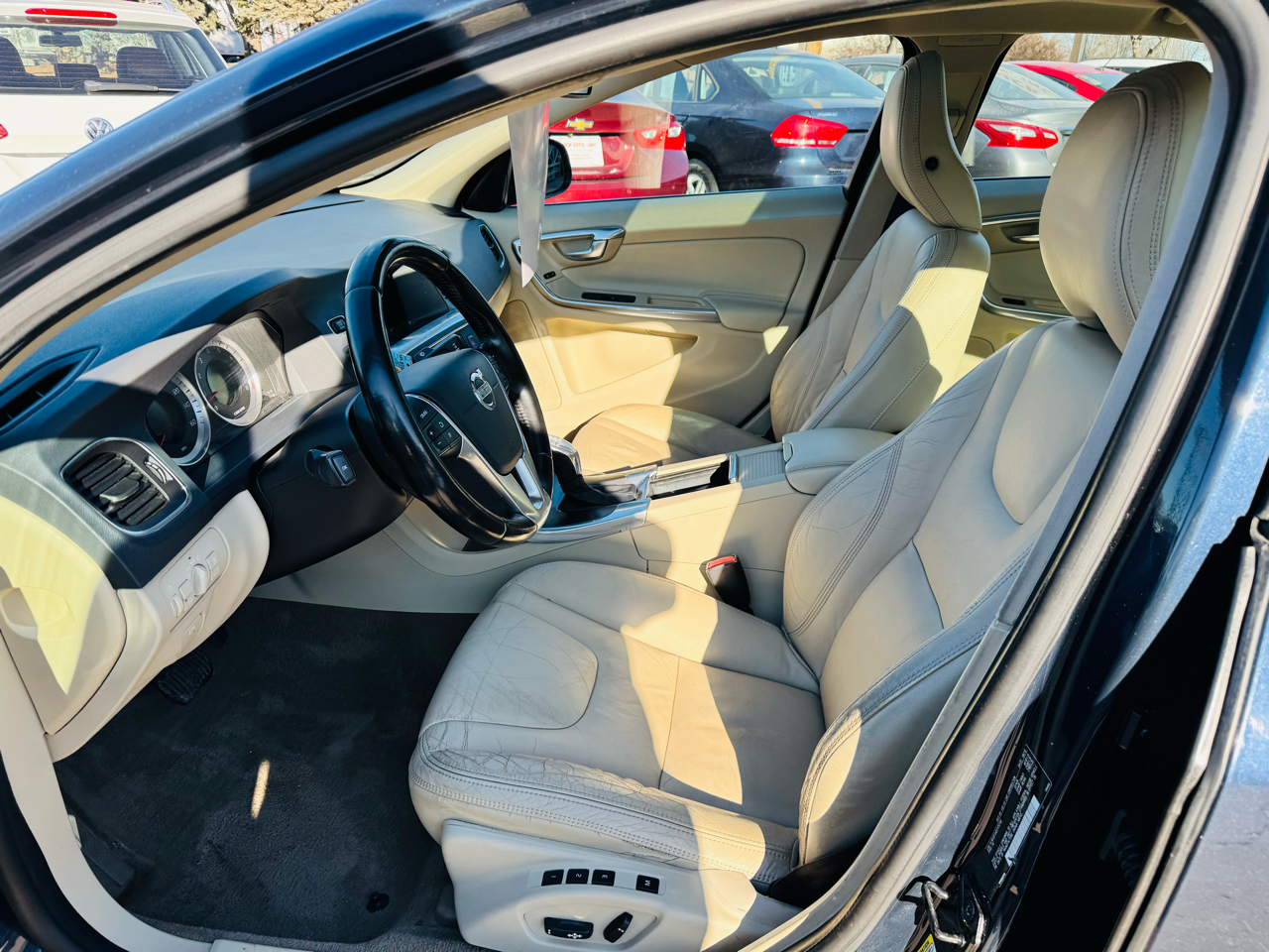 Volvo S60 2015.5 4dr Sdn T5 Premier AWD 2013