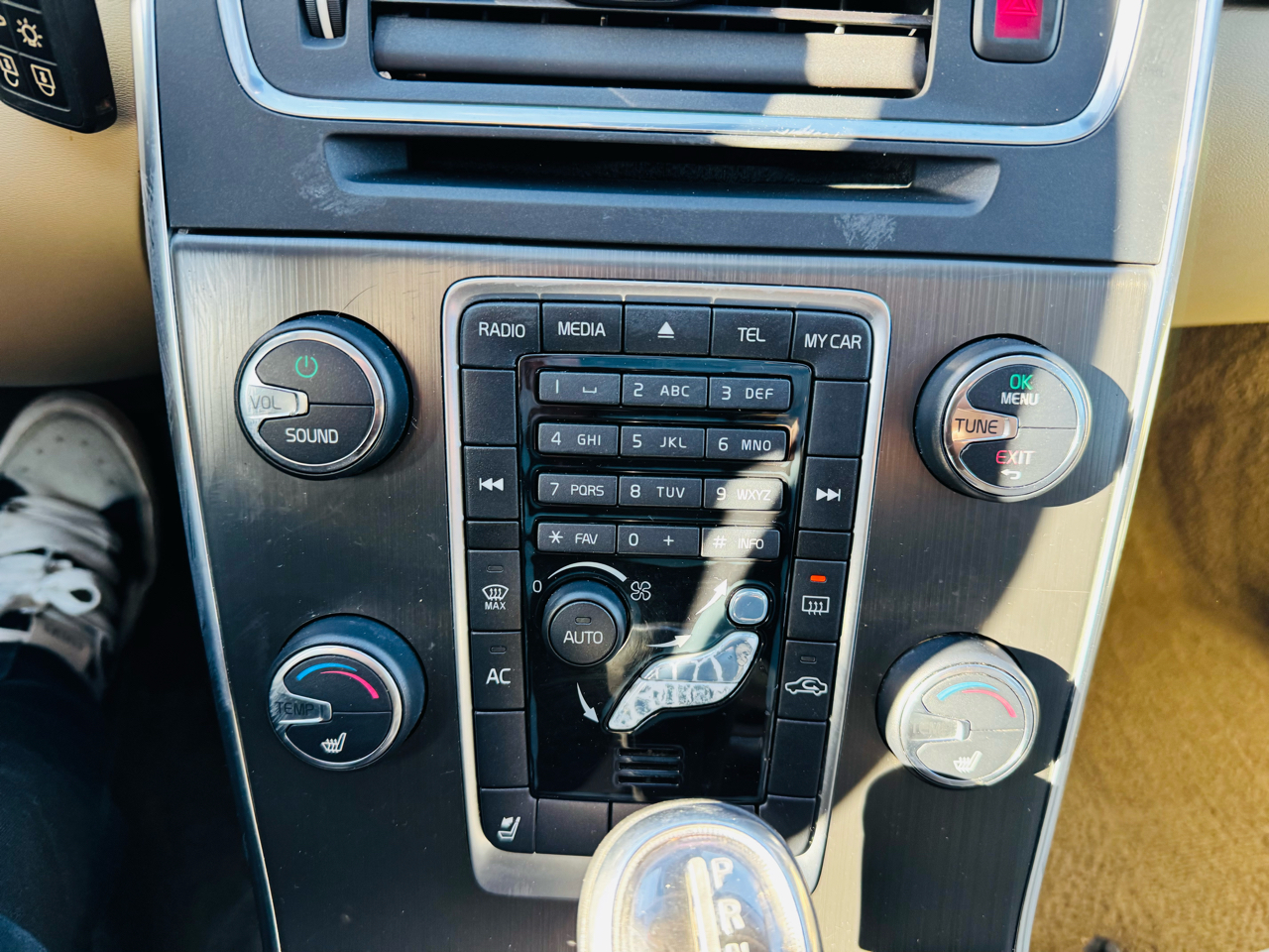 Volvo S60 2015.5 4dr Sdn T5 Premier AWD 2013