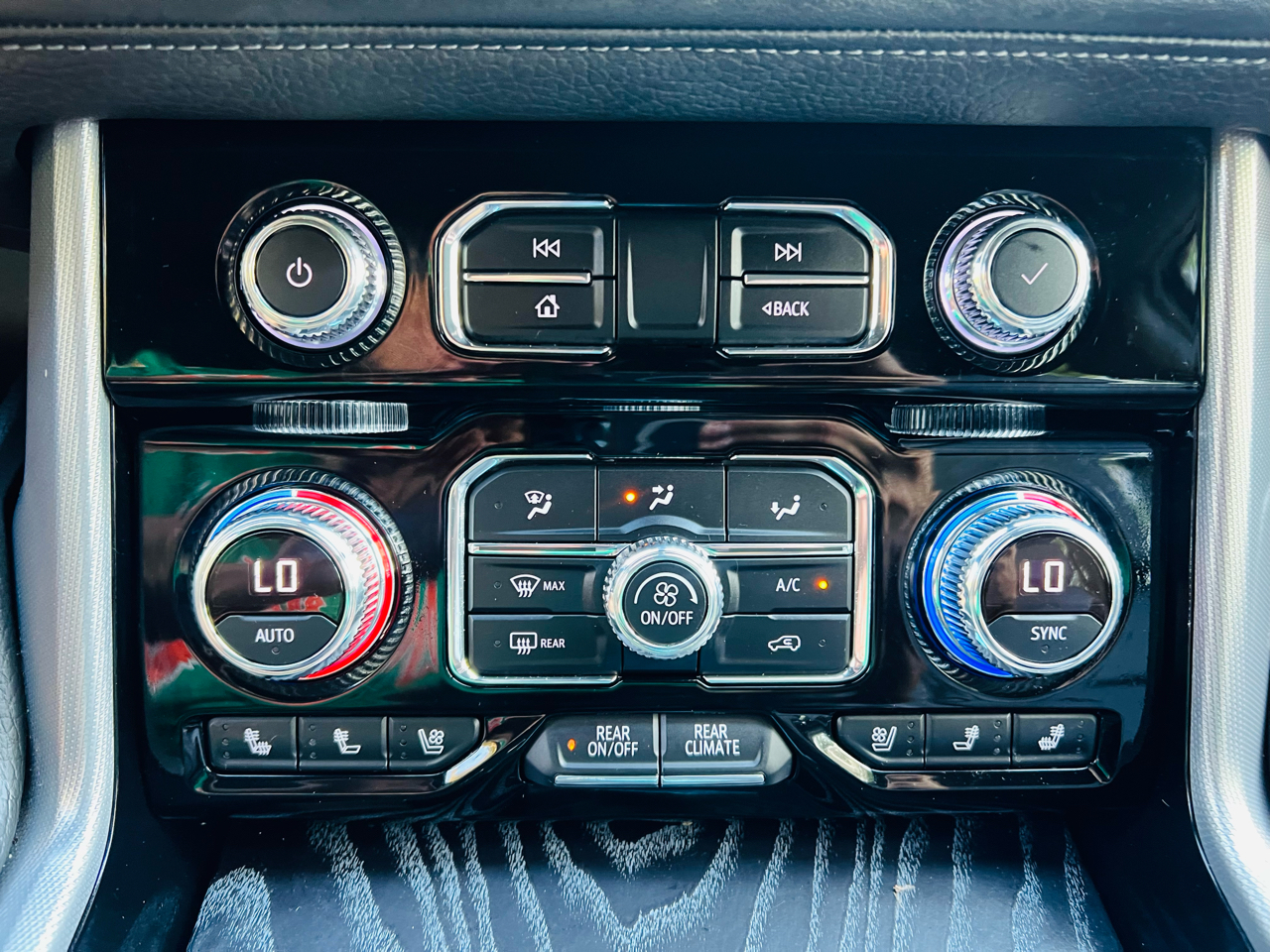 2021 Gmc Yukon XL Denali photo 3