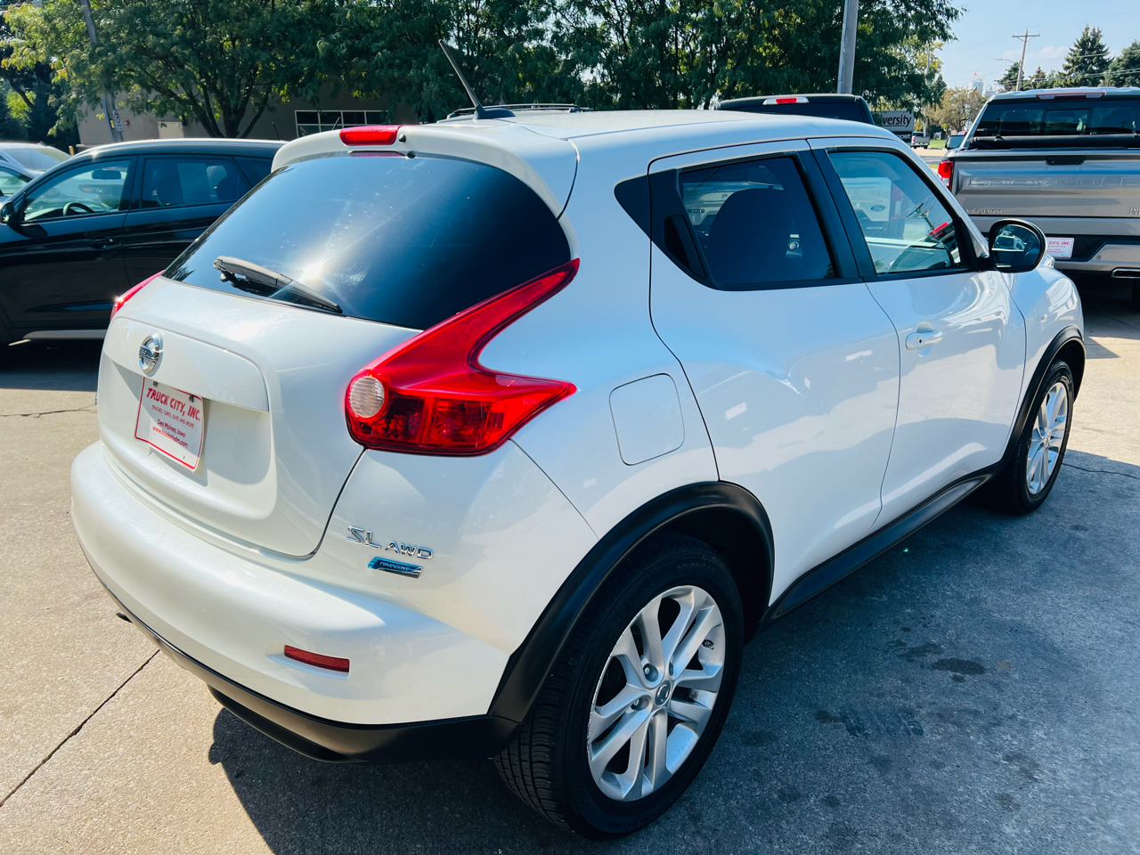 2014 Nissan Juke S photo 3