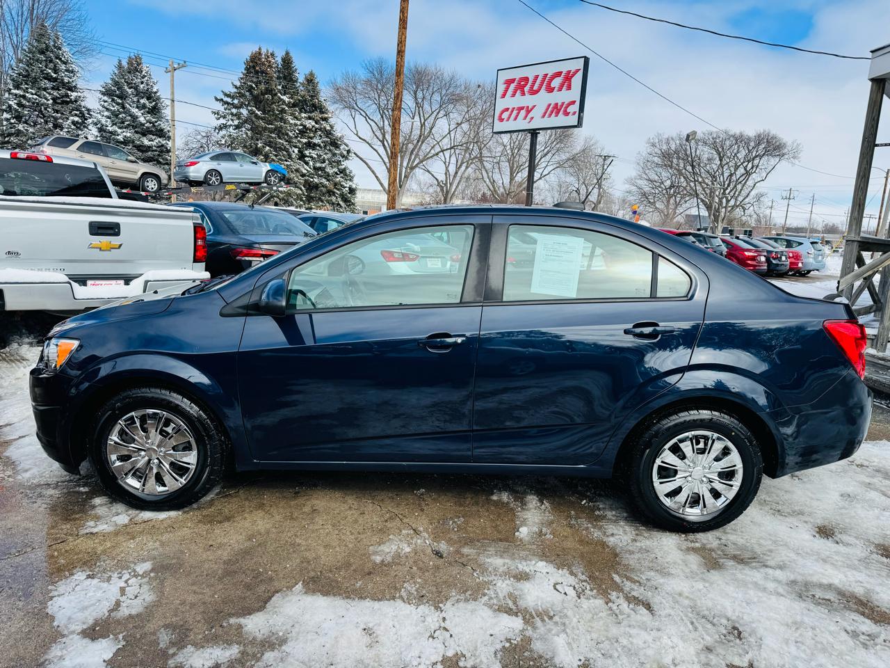 Chevrolet Sonic LS Auto Sedan 2015