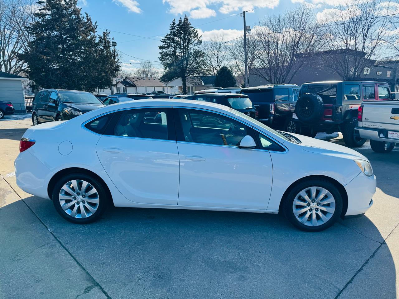 Buick Verano Base 2015