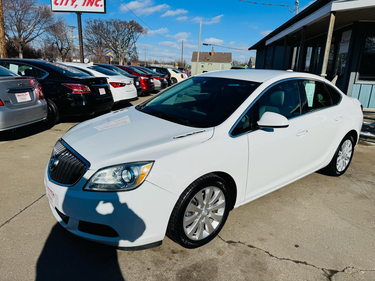Buick Verano Base 2015
