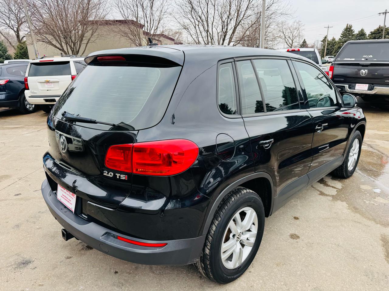 Volkswagen Tiguan S 2014