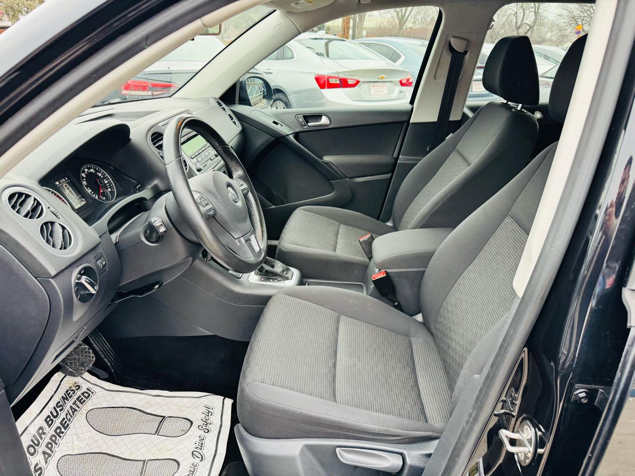 Volkswagen Tiguan S 2014