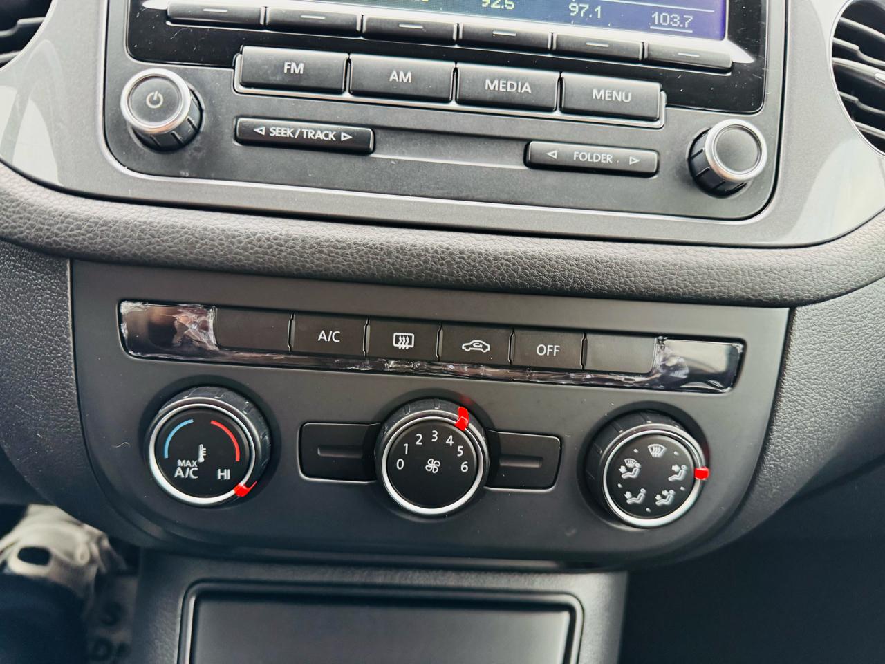 Volkswagen Tiguan S 2014