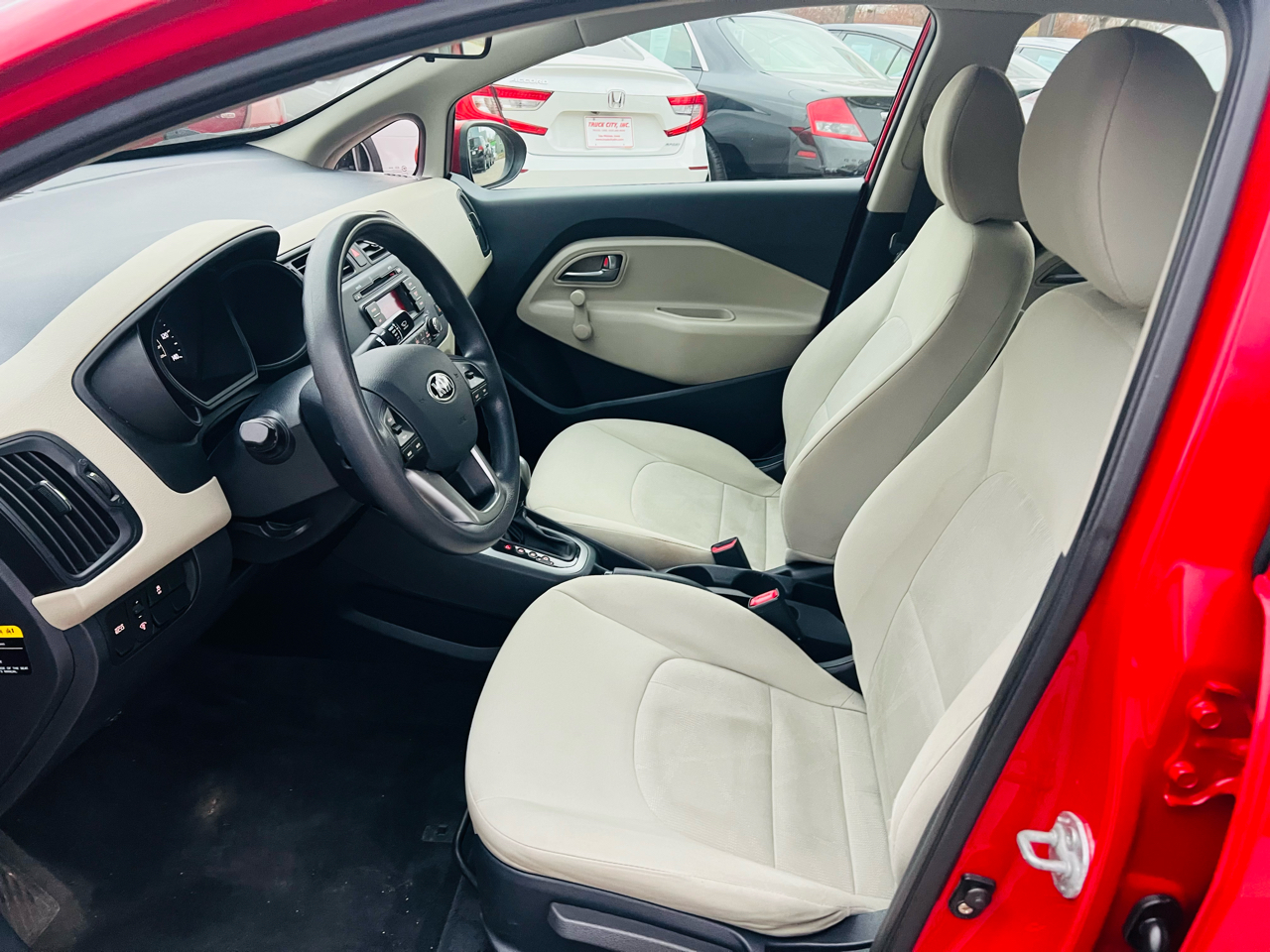 Kia Rio LX 2013