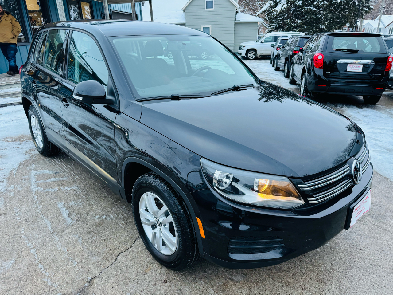 2013 Volkswagen Tiguan S's photo