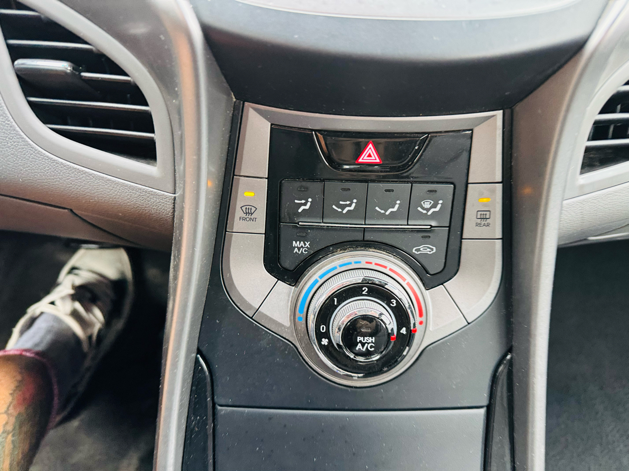 Hyundai Elantra 4dr Sdn GLS Auto 2013