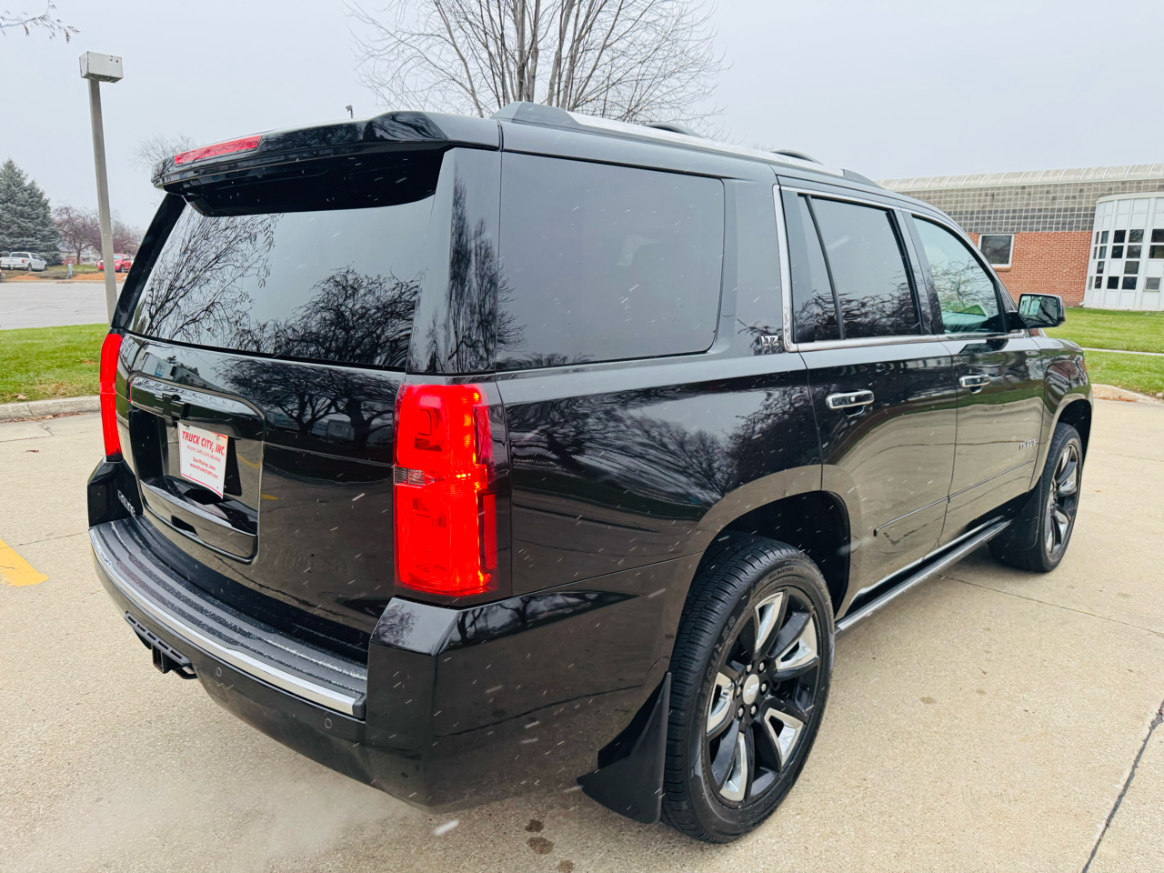 2015 Chevrolet Tahoe LTZ photo 2