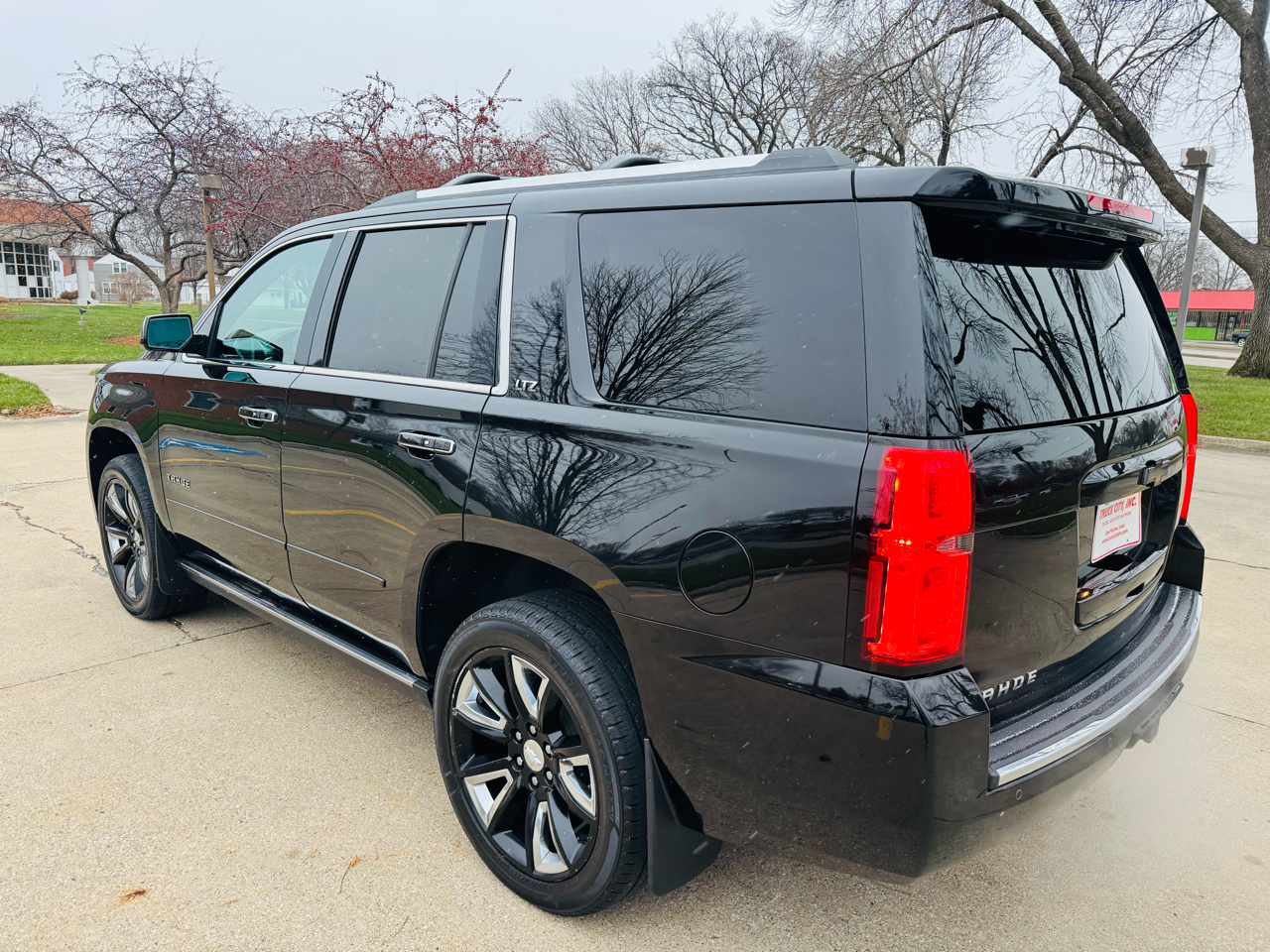 2015 Chevrolet Tahoe LTZ photo 4