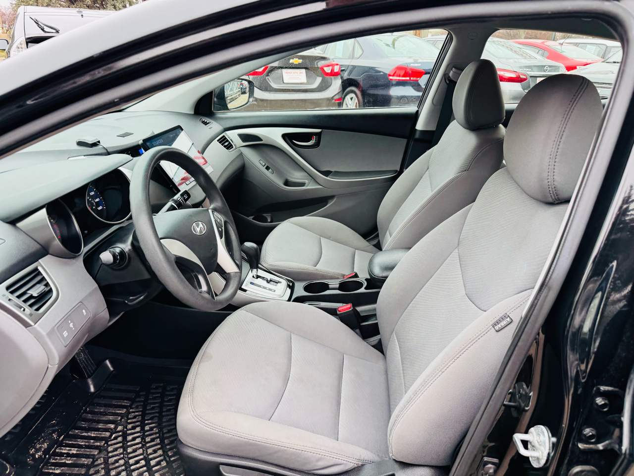 Hyundai Elantra GLS A/T 2012