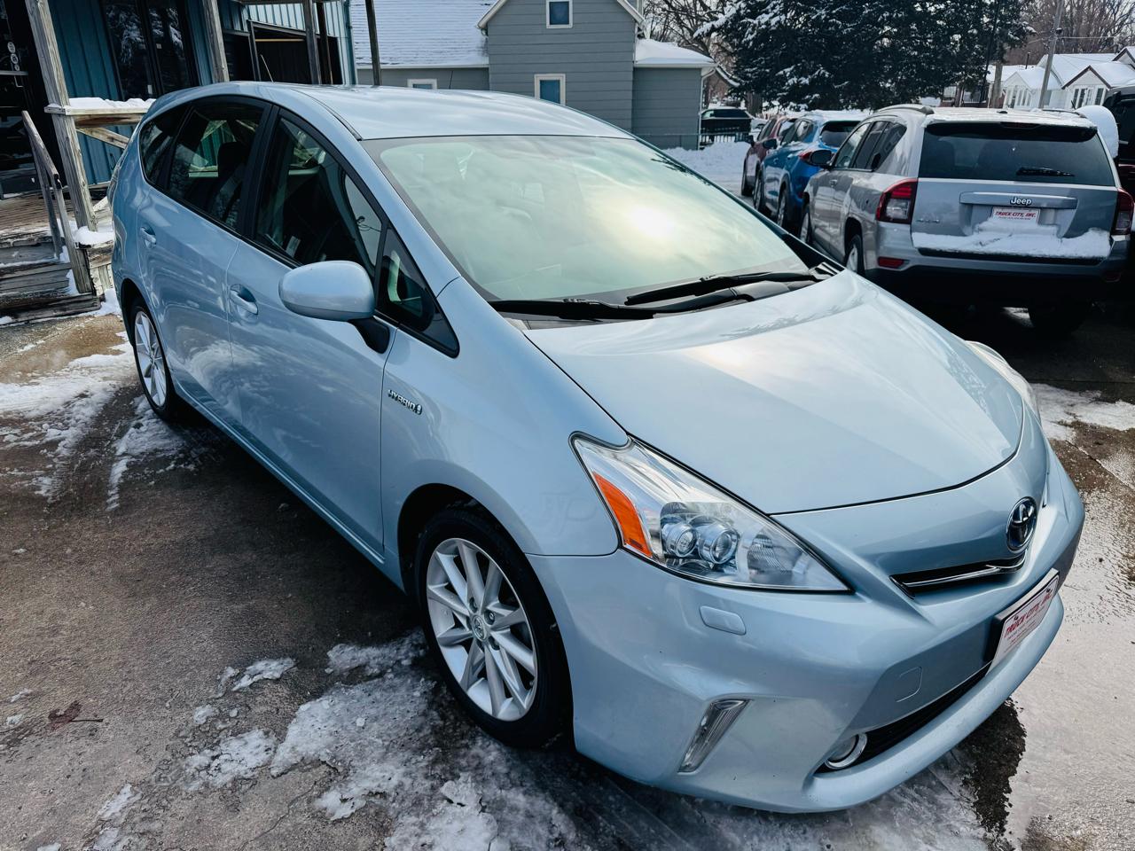 Toyota Prius V Two 2012