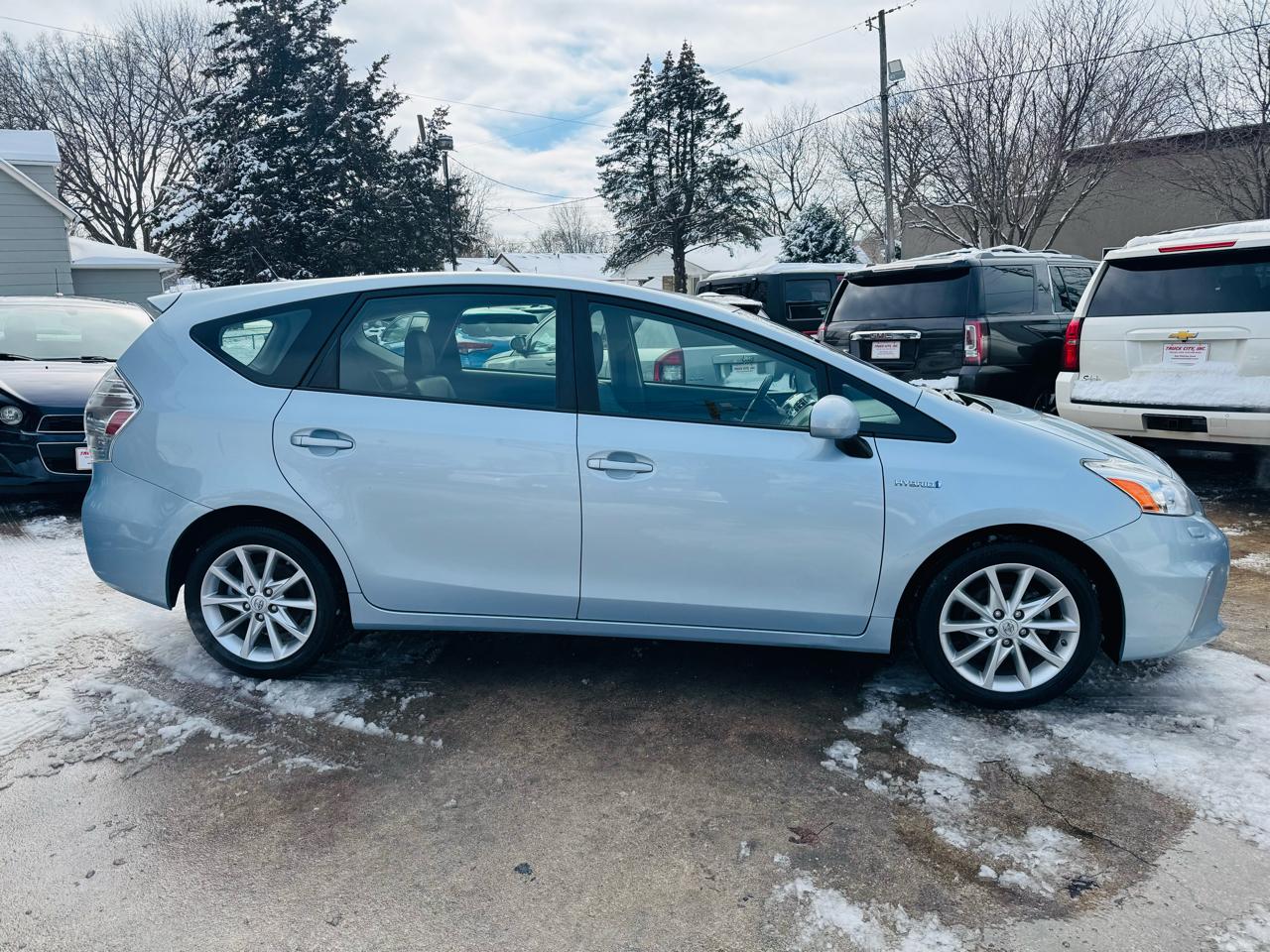 Toyota Prius V Two 2012