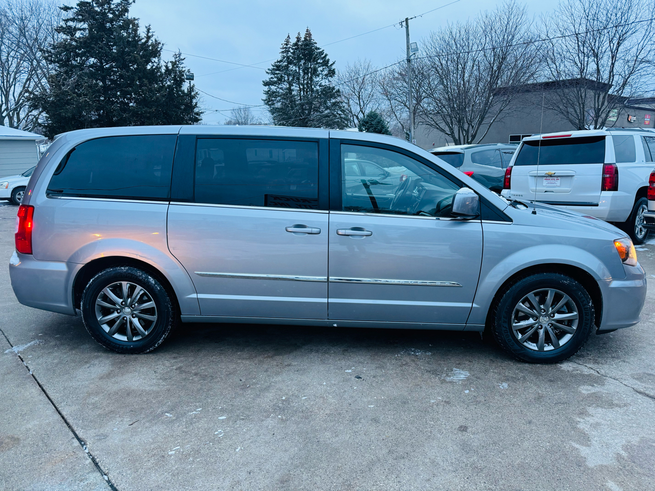Chrysler Town & Country S 2016
